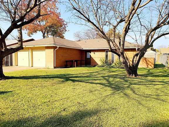 2nd image of 1613 Hillwood Dr