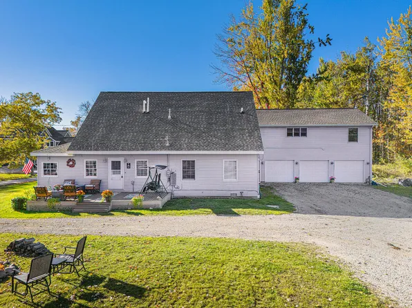 50 W Parkway Dr, Cheboygan, MI 49721