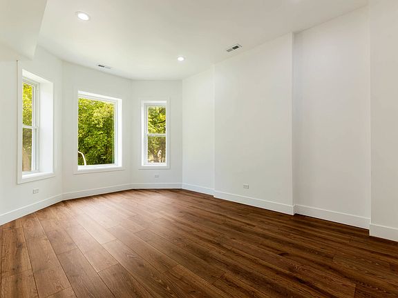 3rd image of 1421 E 69th Pl
