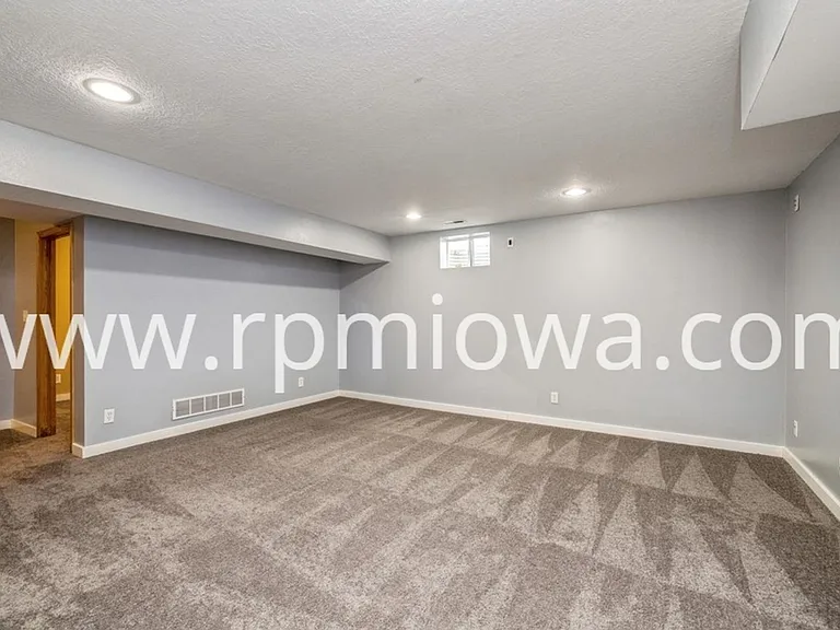 9315 Kingman Dr — Photo 11