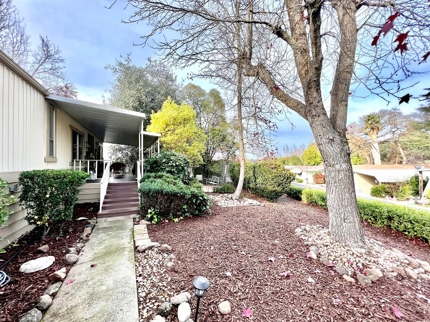 142 Olga Way photo 1