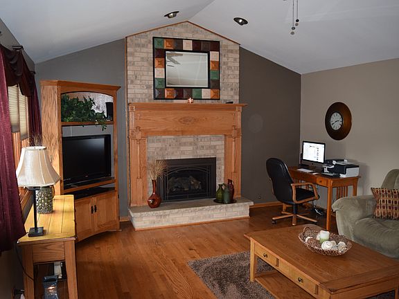 2nd image of 632 Columbia Dr