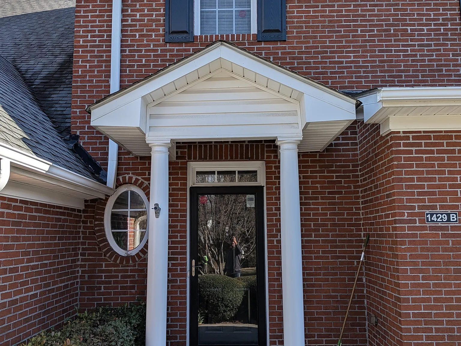3 bed, 2.5 bath, 1455 sqft, $2,200 — Photo 2