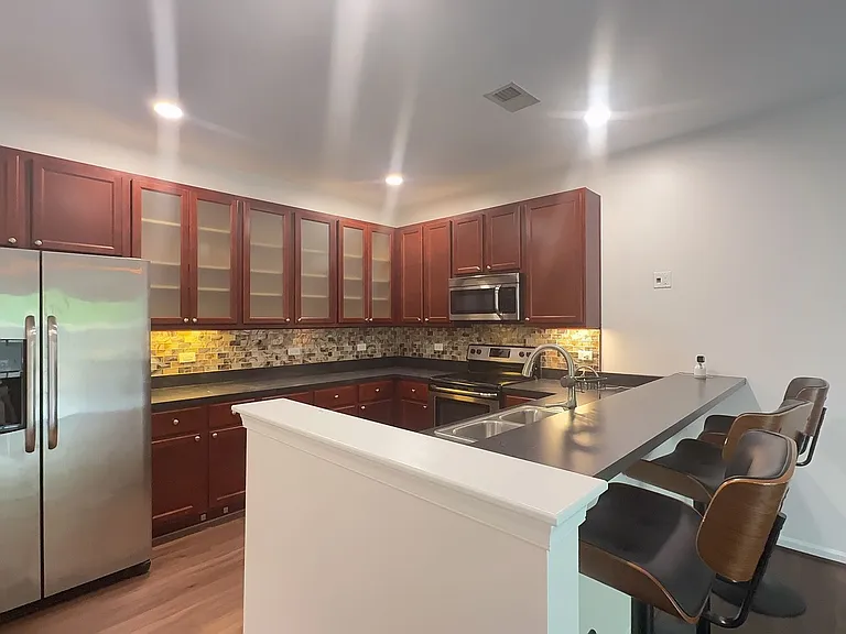 662 Lacy Oak Dr — Photo 2