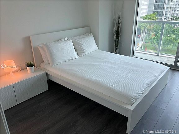 5th image of 500 Brickell Ave #D11