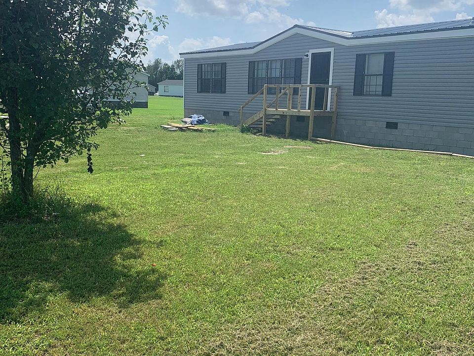 1st image of 216 Lakeshore Dr