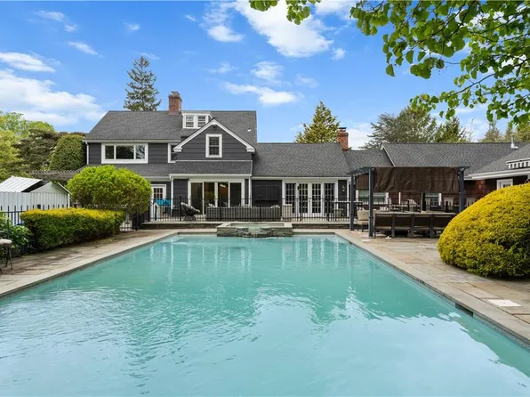 55 Roe Avenue, East Patchogue, NY 11772