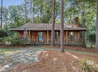 410 Frederick Ave, Fairhope, AL 36532