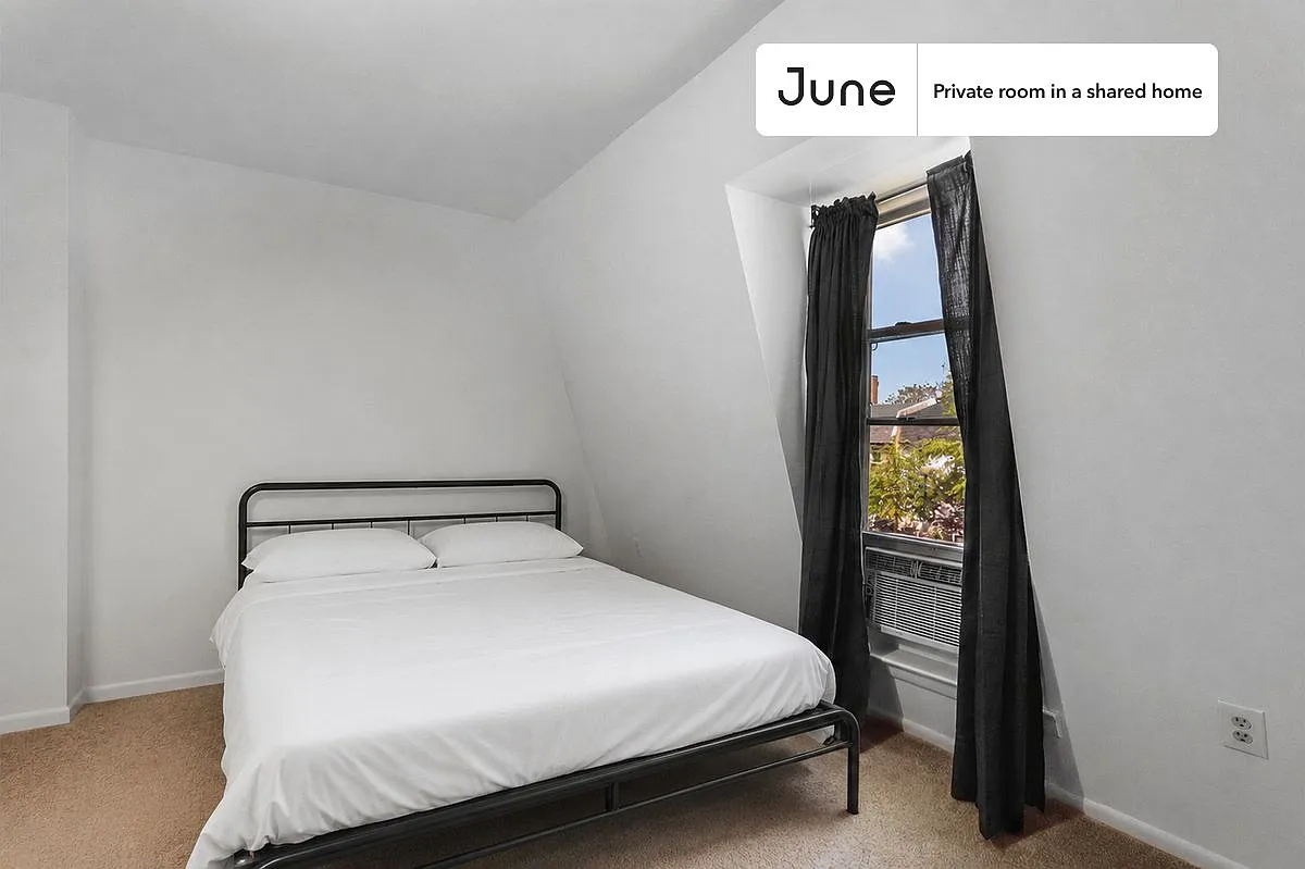 Full bedroom in 5 bed/3 bath home in Logan Circle #417 3D — Photo 1