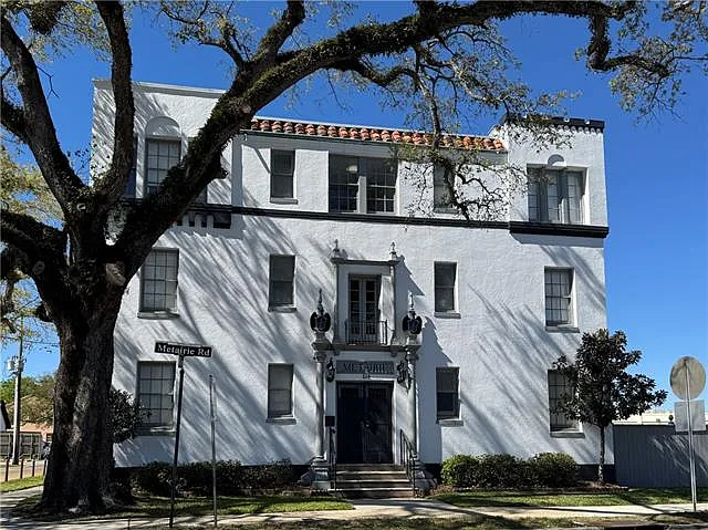 614 Metairie Rd #8