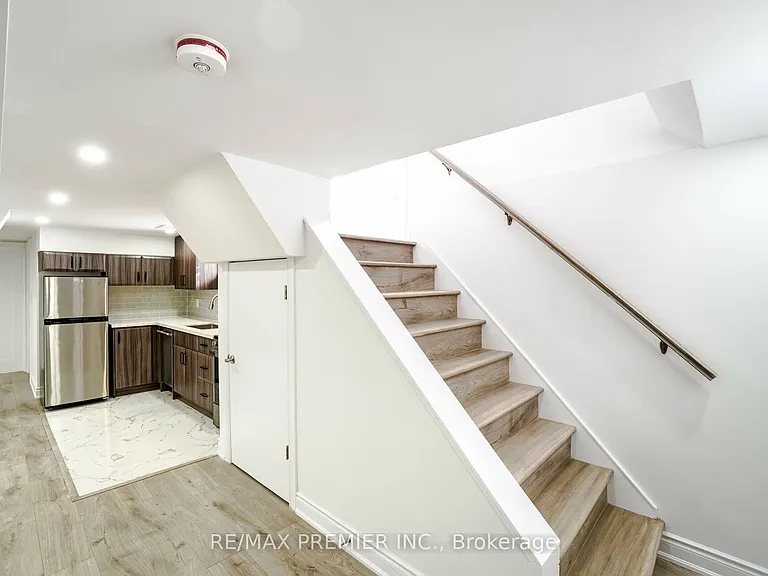 8 Marlborough Rd #BASEMENT — Photo 4