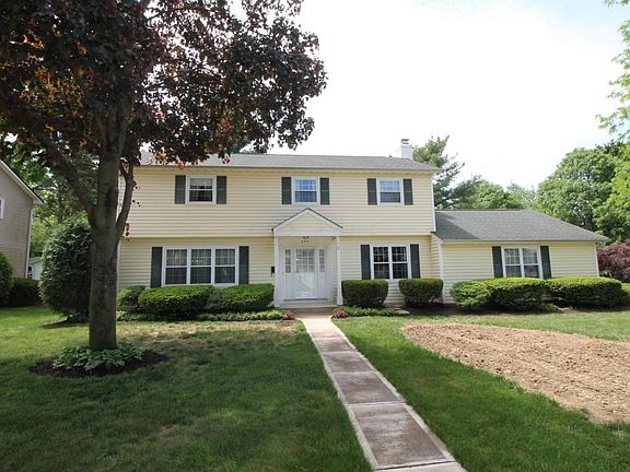 2nd image of 277 Greenglade Ave
