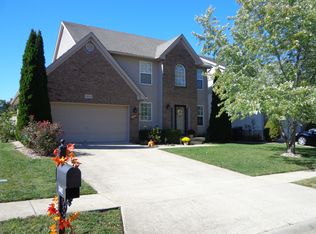 1602 Crosstimbers Dr, Louisville, KY 40245