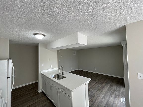 5th image of 712 Grayson St #711-04