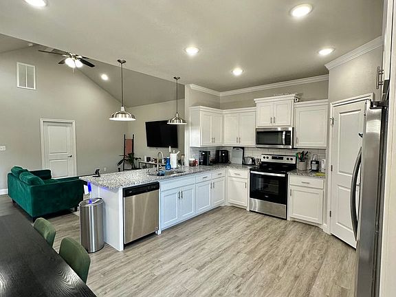 5th image of 1202 N Essex Ave