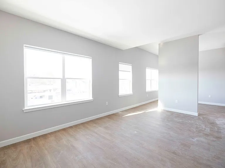 Titan Union Luxury Apartments — Photo 6