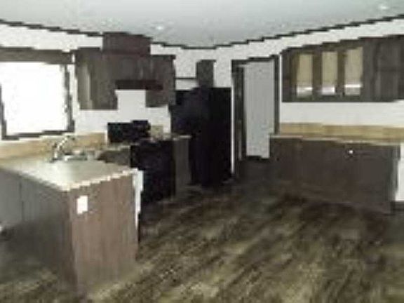 5th image of 2519 Estabrook Dr