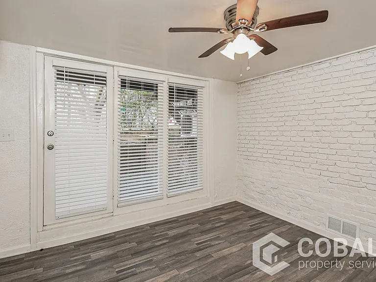 1992 Woodland Hills Ave NW #3 — Photo 3