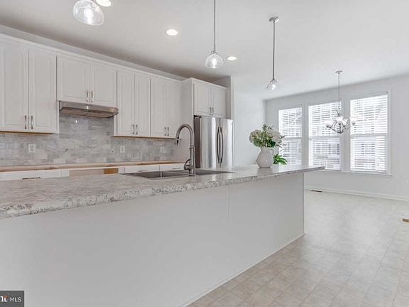 4th image of 110 Sequoia Dr