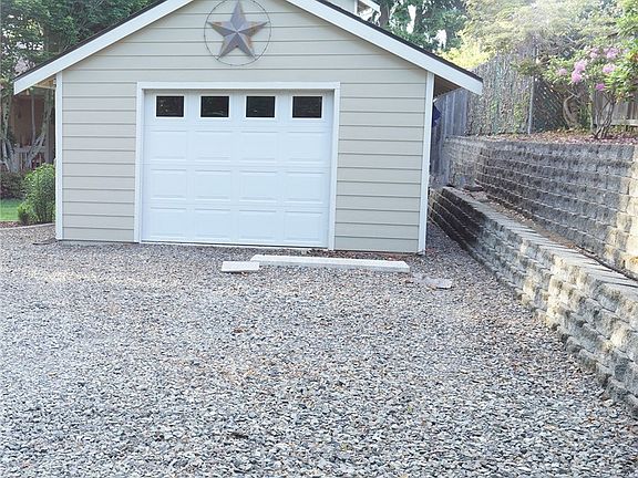 Bring your RV or boat, there's plenty of room! 