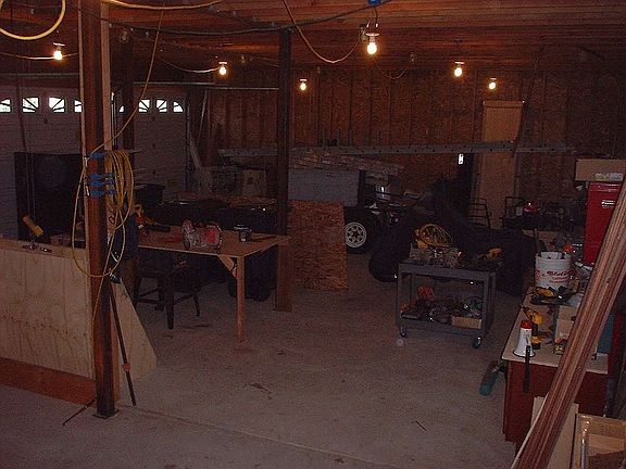 1300 sq ft 3CAR GARAGE
