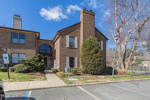 114 Wellington Pl Photo 1