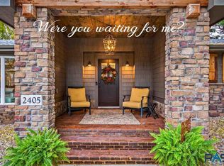 2405 W Old Yankton Rd, Sioux Falls, SD 57108