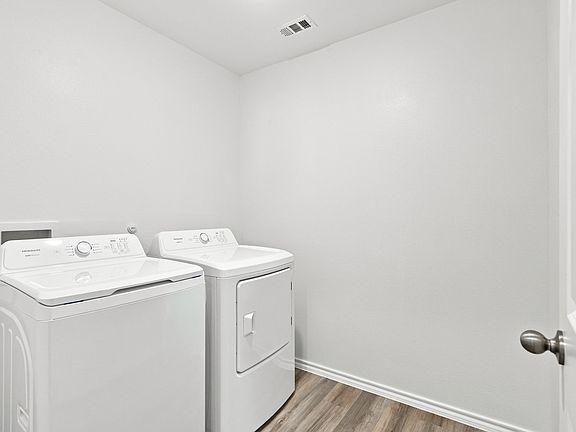 4th image of 1076 Burnt Ranch Ln