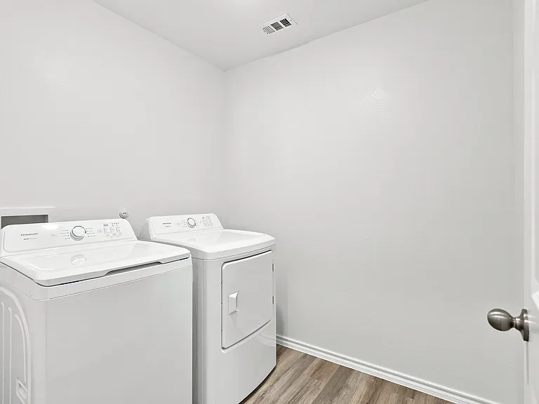 1076 Burnt Ranch Ln — Photo 4
