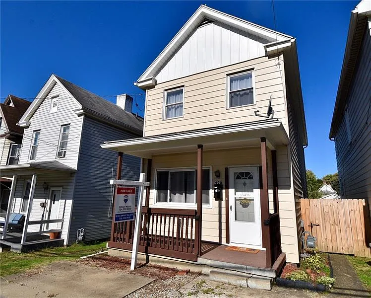 129 Maple Ave photo 1