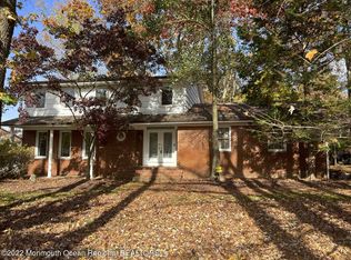 23 Gettysburg Dr, Manalapan, NJ 07726