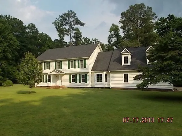 2221 Springwood Ln, Kinston, NC 28504
