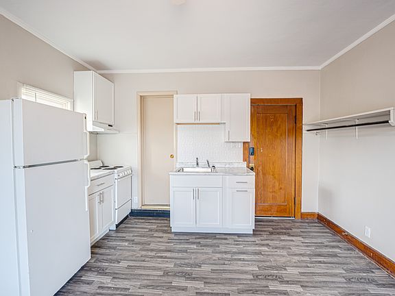 5th image of 217 S 3rd St APT 1