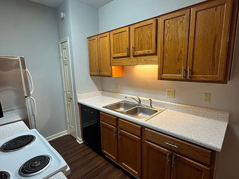 1271 Brady Hollow Ln — Photo 6