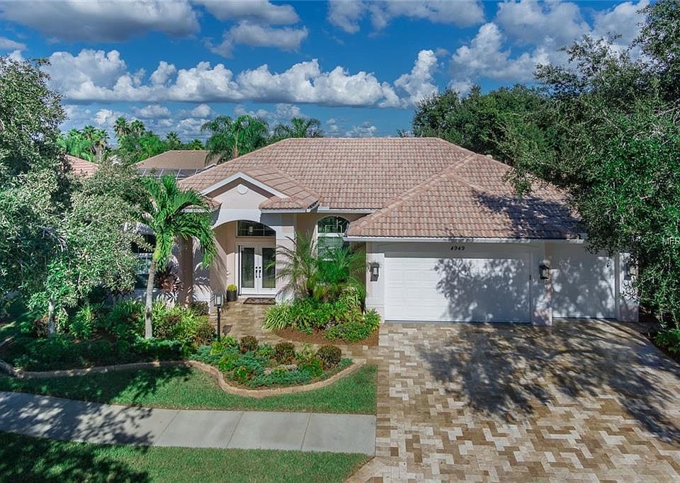 1st image of 4949 Bella Terra Dr
