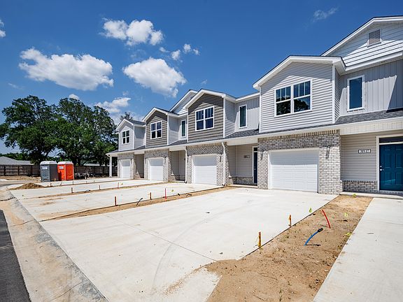 5th image of 319 Carmel Dr #1