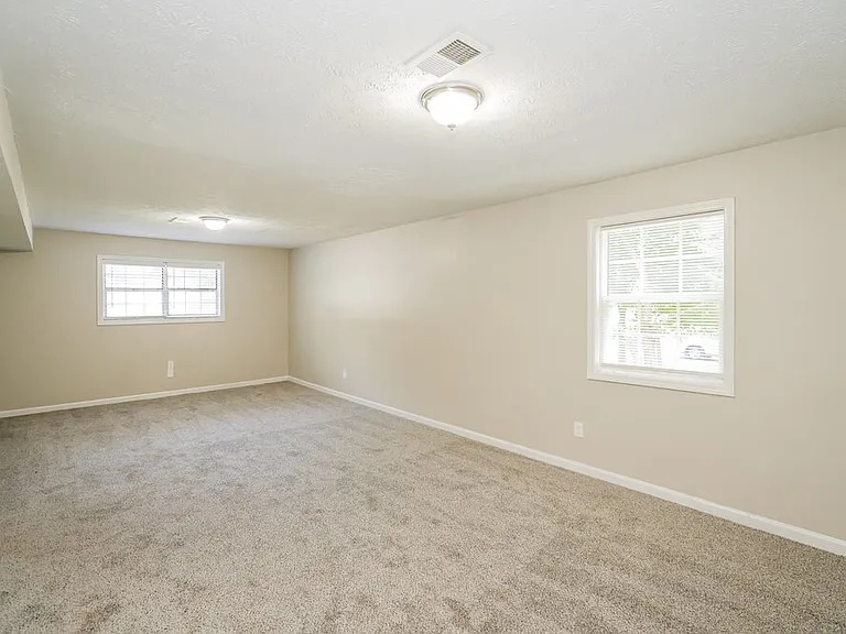 3221 Jessica Dr — Photo 9