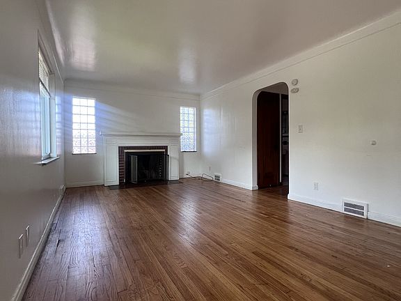 3rd image of 13364 Corbett Ave #2