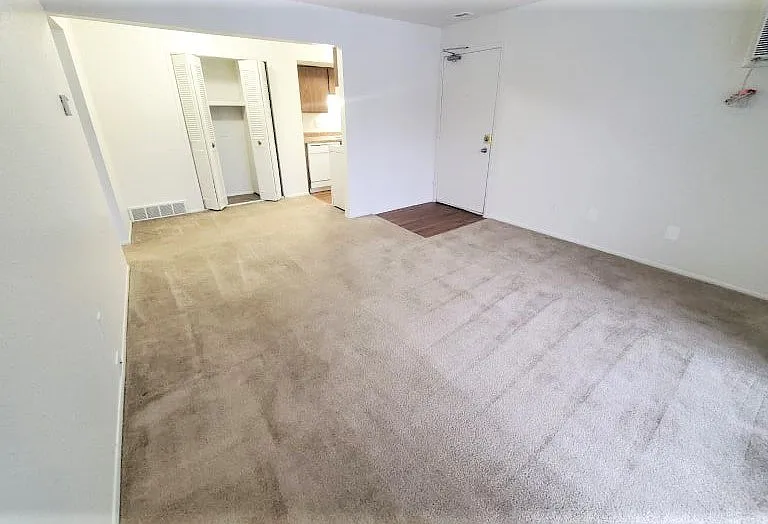 Woodland Place Apartments — Photo 31