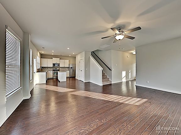 3rd image of 4934 Kingdom Dr