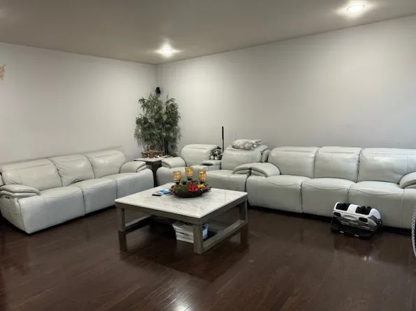 23236 Evergreen Ridge Dr, Ashburn, VA 20148