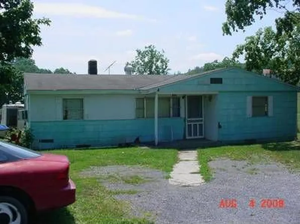 139 E 1st St, Craigsville, VA 24430