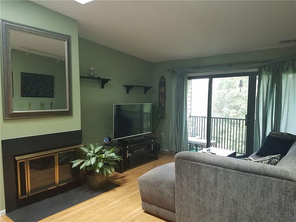 1st image of 54 Canterbury Ct #2054