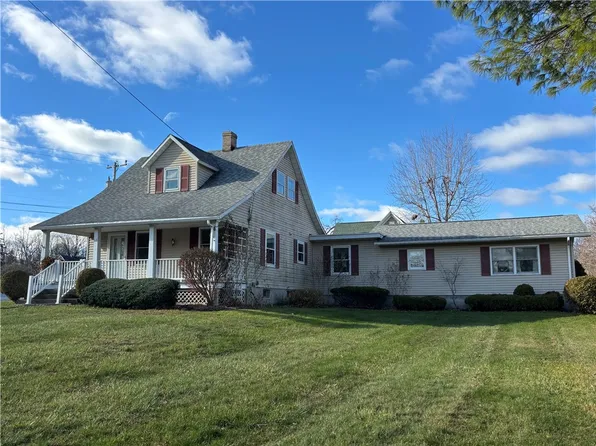 118 Central Ave, Keuka Park, NY 14478