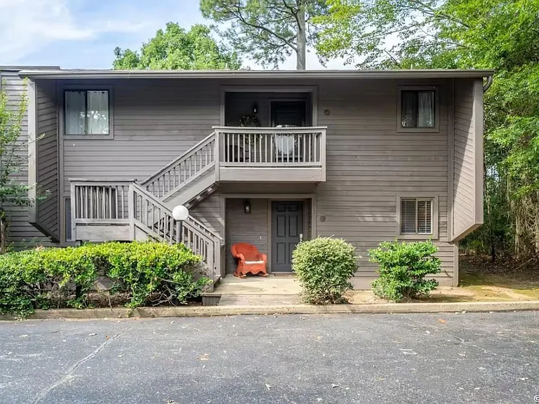 200 Hamilton Oaks Dr #J2 — Photo 1