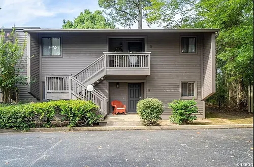 200 Hamilton Oaks Dr #J2 Photo 1 200 Hamilton Oaks Dr #J2 Photo 1