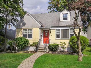 49 E Vincent St, Elmsford, NY 10523