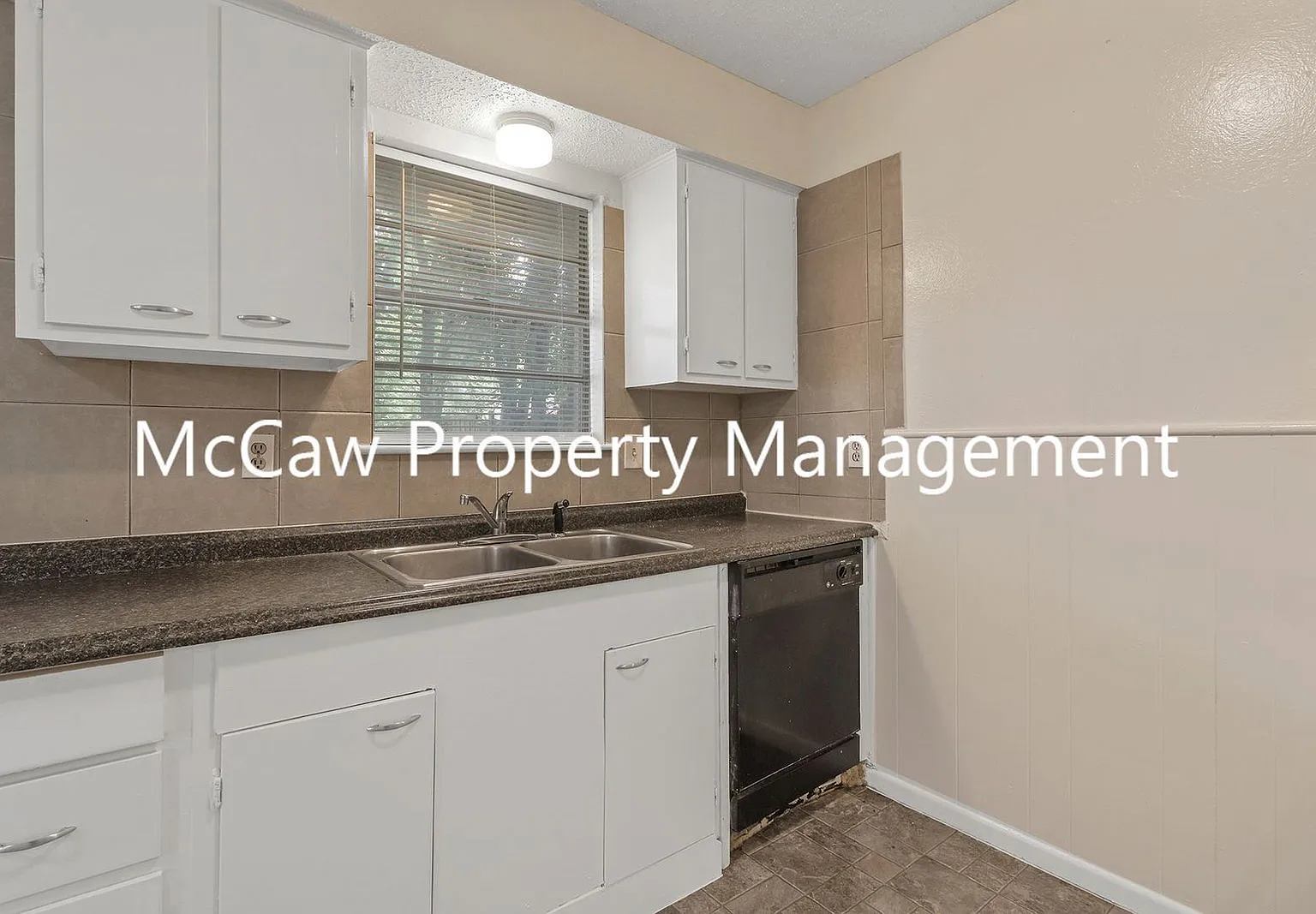 3 bed, 1.5 bath, 1132 sqft, $1,575 — Photo 4