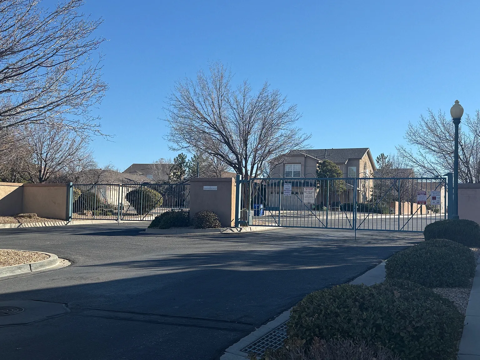 3 bed, 1256 sqft, $2,000 — Photo 2