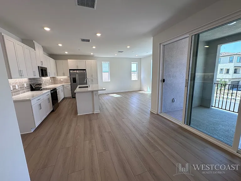 5954 Catskills Ct — Photo 6
